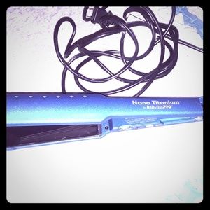 Babyliss pro titanium 1 1/2 " flat iron